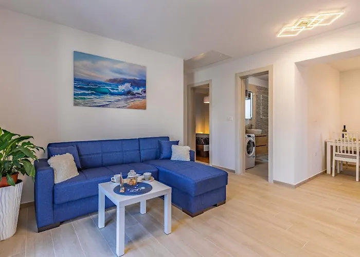 Apartment Blue Pula, New, Family Friendly, Comfortable, Free Parking And Wifi