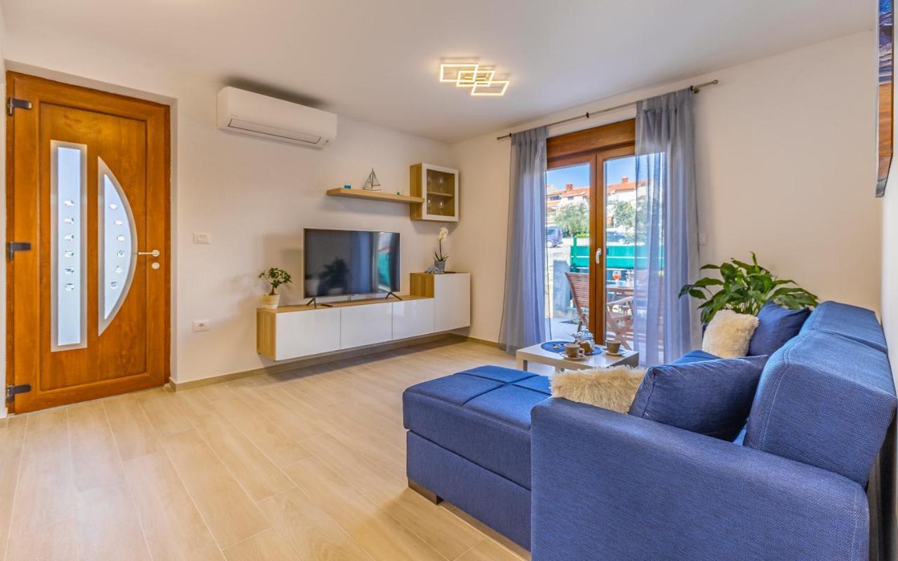 Blue Pula, New, Family Friendly, Comfortable, Free Parking And Wifi *
