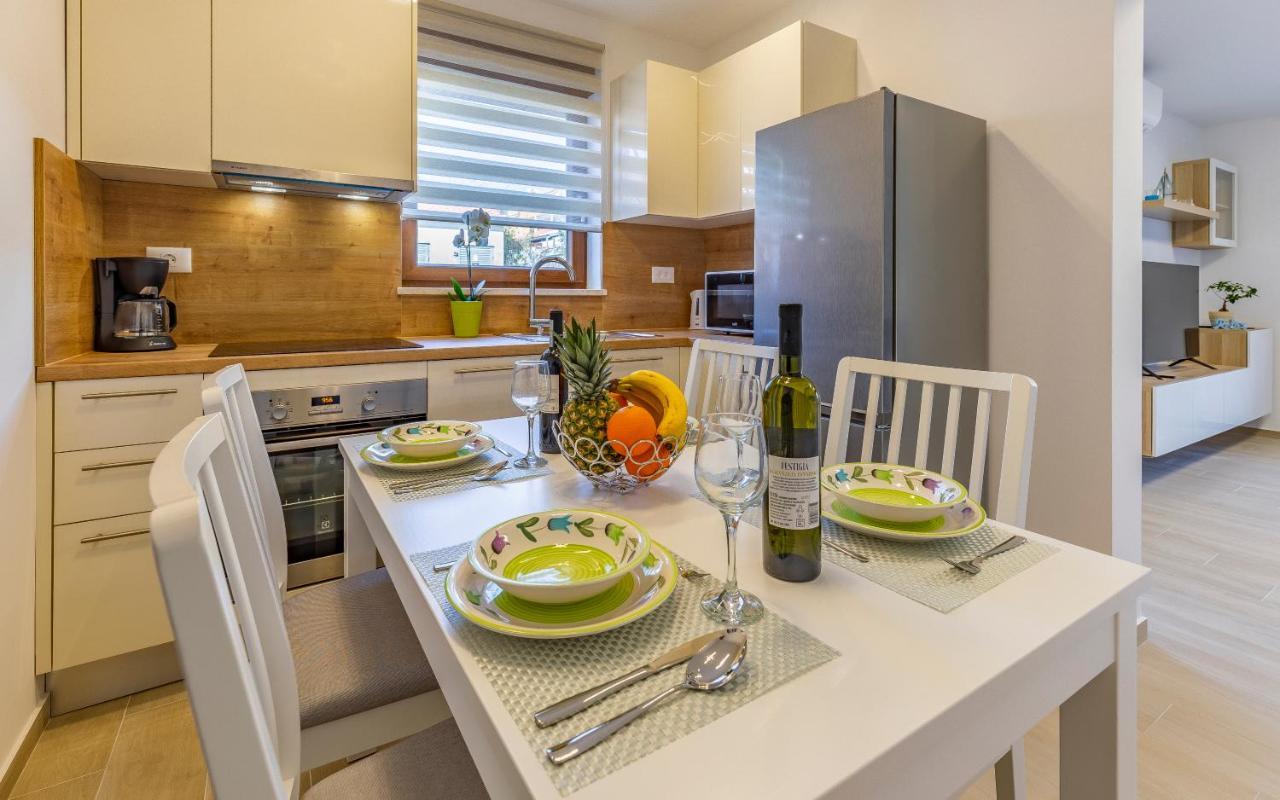 Blue Pula, New, Family Friendly, Comfortable, Free Parking And Wifi Apartman