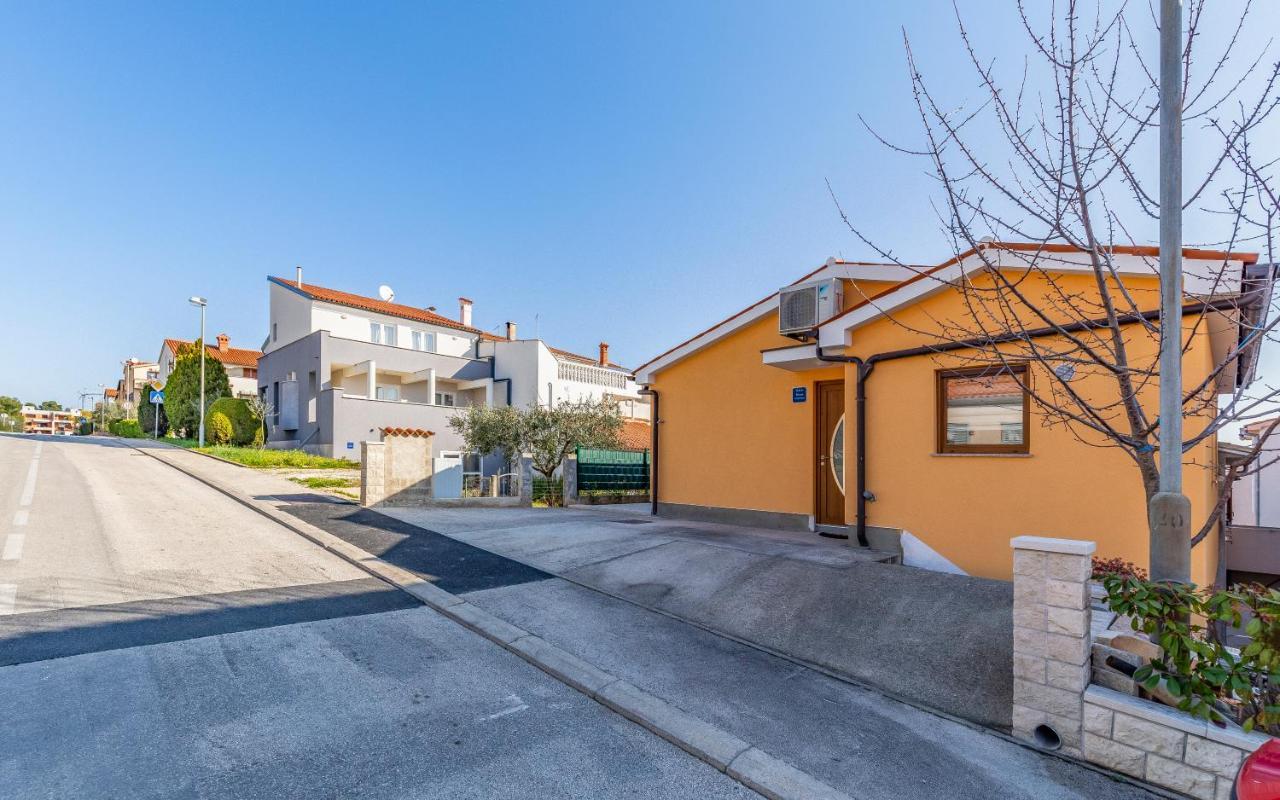 Apartman Blue Pula, New, Family Friendly, Comfortable, Free Parking And Wifi Pula