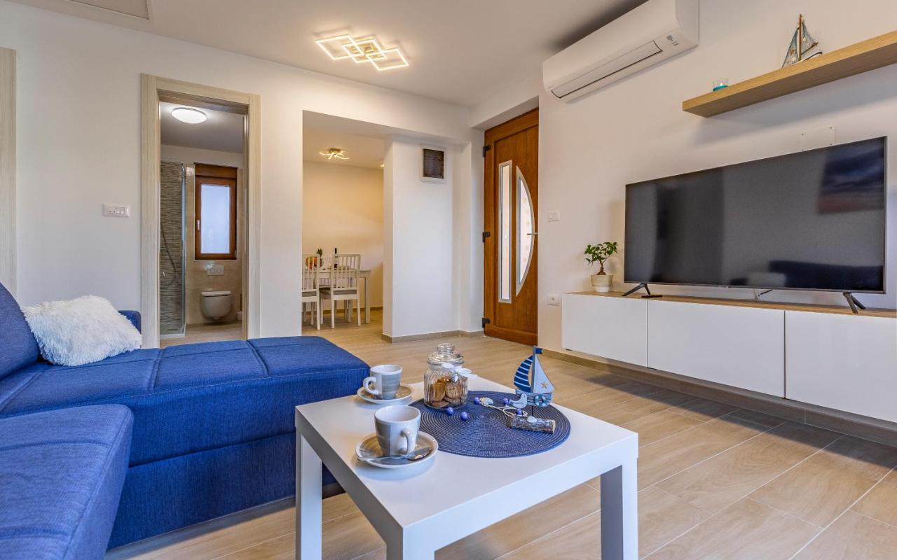 Blue Pula, New, Family Friendly, Comfortable, Free Parking And Wifi Apartman *