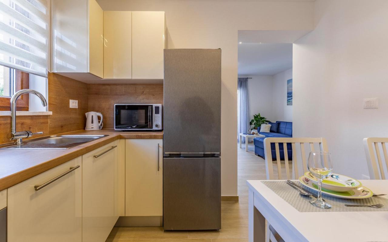 Blue Pula, New, Family Friendly, Comfortable, Free Parking And Wifi Pula