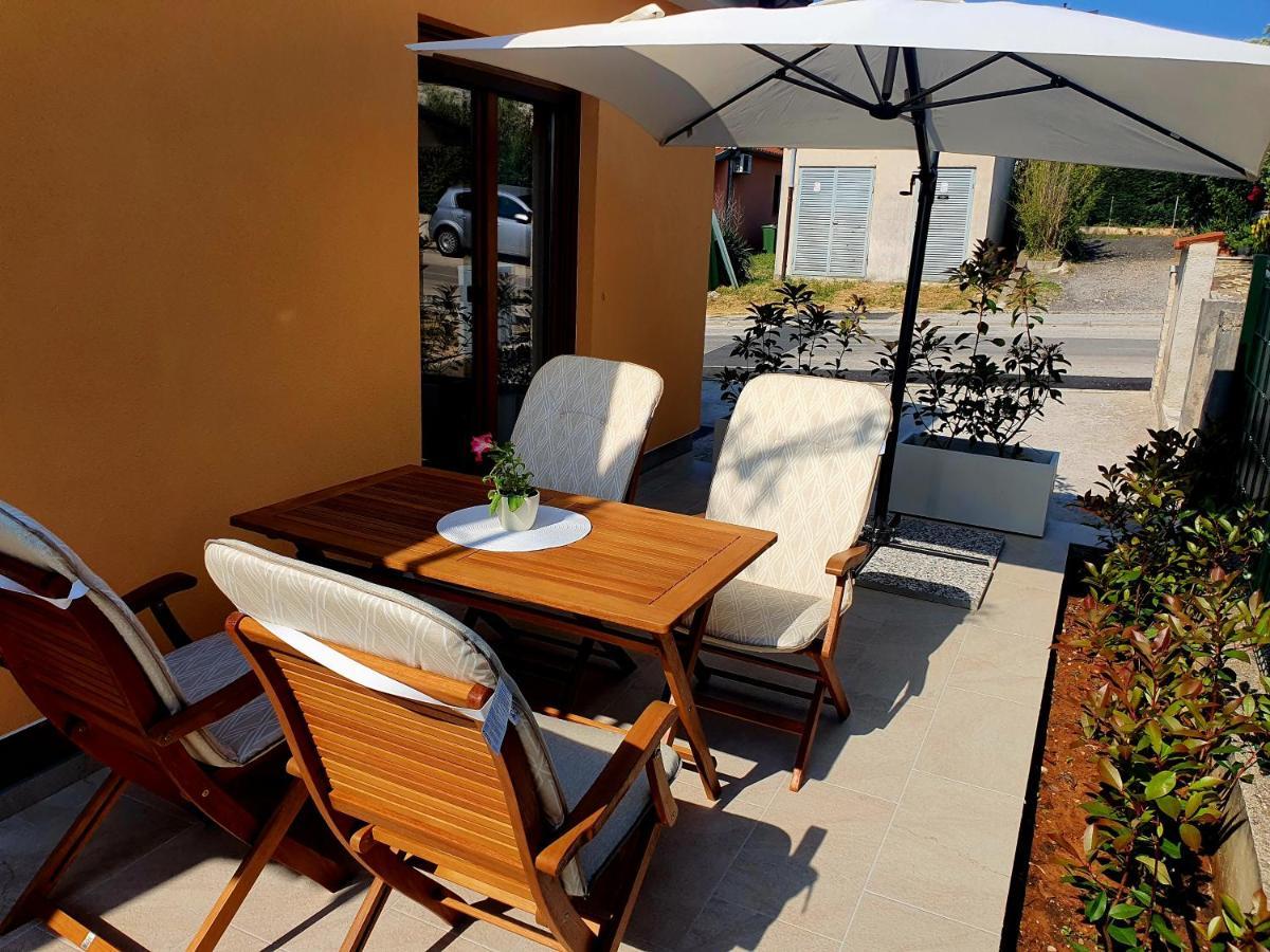Blue Pula, New, Family Friendly, Comfortable, Free Parking And Wifi Pula